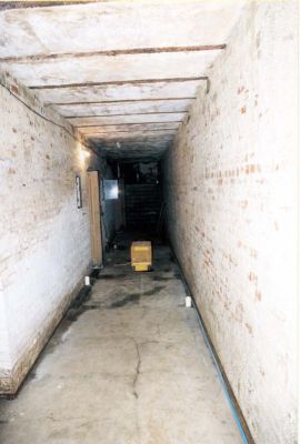 Click to enlarge Betchworth Mobilisation Centre: The magazine passage. Two further lamp recesses for it can be seen either side of the door way.
