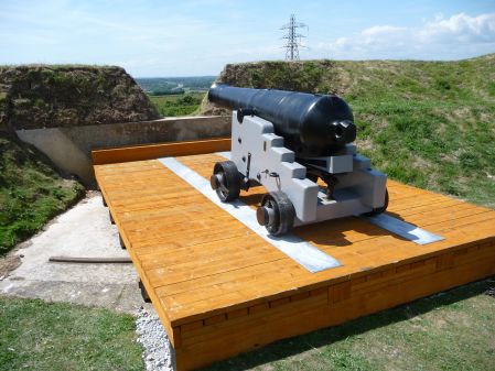 The 64pr RML on the west rampart at Fort Nelson