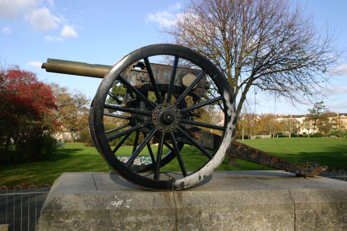 Maxim Machine Gun on Infantry Carriage
