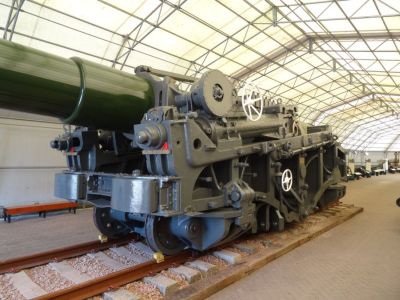 The 1886 Proof Sleigh at Fort Nelson in 2013 with the 18inch BL Howitzer Mark I of 1918