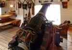 HMS Warrior 1860: Portsmouth Hampshire:  Relica 110 pounder on the main gun deck