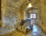 Fort Brockhurst 2013: Artillery gallery in keep with 64pr RML
