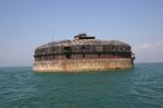 Horse Sand Fort: Spithead, Hampshire: The fort viewed from the sea